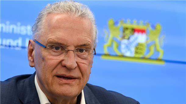 Ohne die Änderung des Grundgesetzes drohe eine „deutliche Unwucht“, sagt Bayerns Innenminister Joachim Herrmann.