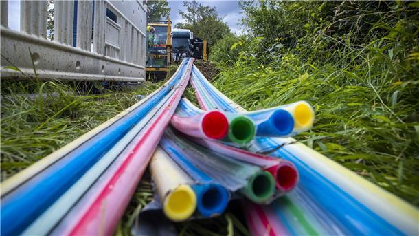 Ohne schnelles Internet haben die Dörfer keine Zukunft. Aber gerade wird vielerorts im Cuxland Glasfaser verlegt.