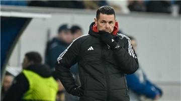 OIympique Lyon und Coach Pierre Sage stehen wegen Finanzvergehen vor einer heftigen Strafe.