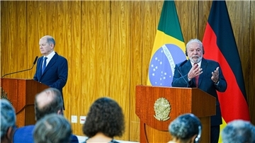Olaf Scholz und Luiz Inácio Lula da Silva bei einer gemeinsamen Pressekonferenz in Brasilia.