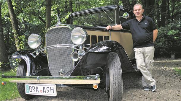 Oldtimer-Fan Ingo Ehmann darf am Samstag mit seinem Chevrolet von 1932 bei Dreharbeiten zu einem Film über Hans Albers mitwirken.