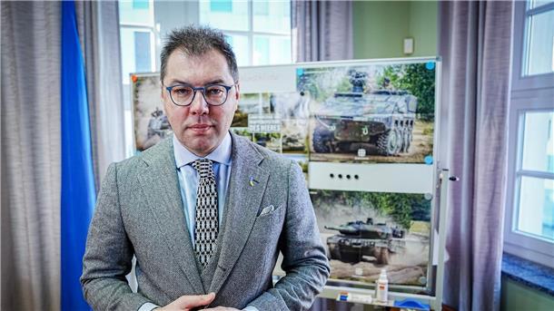 Briten liefern Ukraine Kampfpanzer - zieht Deutschland nach? Oleksii Makeiev hofft auf deutsche Waffen.