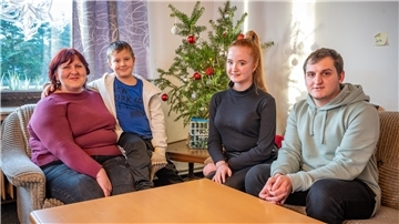 Ukrainische Familie in Langen