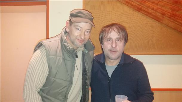 Oliver Coordes (links) mit Hauptdarsteller und Regisseur Bjarne Mädel. Vor beinahe einem Jahr standen sie zusammen vor der Kamera.