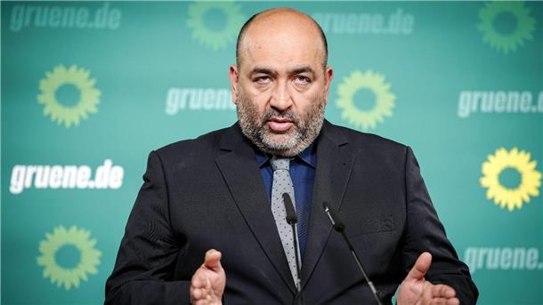 Nouripour: Kaum Auswirkungen auf Ampel durch Bremen-Wahl Omid Nouripour, Bundesvorsitzender von Bündnis 90/Die Grünen, gibt nach einer Parteiratssitzung der Partei eine Pressekonferenz zur Bremer Bürgerschaftswahl.