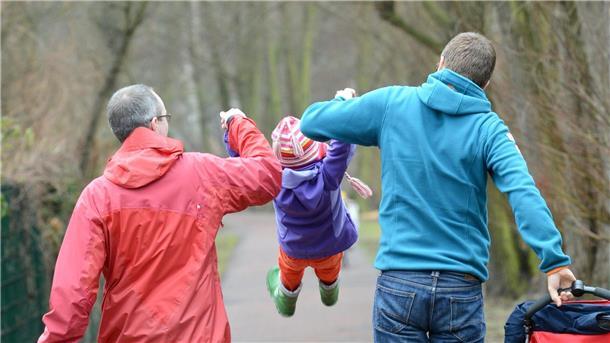 Optimistische Einstellungen und emotionale Unterstützungen innerhalb von Familien war während der Corona-Pandemie besonders wichtig.