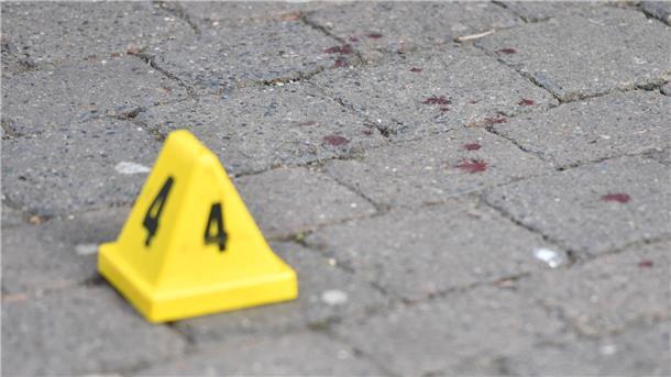 Jugendgewalt hat England im Griff Ort einer Messergewalt in Birmingham: Bei einem Vorfall zwischen zwei Gruppen von Jugendlichen hat es mehrere Verletzte gegebeben.