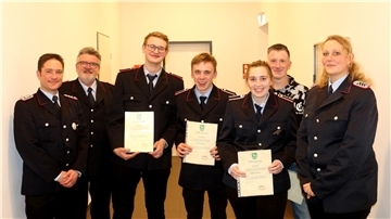 Beförderte der Freiwilligen Feuerwehr Ueterlande-Overwarfe