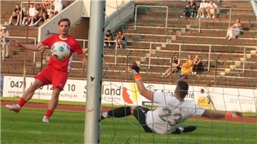 OSC-Akteur Noah Koch schoss im Lotto-Pokal das 4:0 bei OT Bremen.
