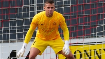 Fußball-Torhüter Torge Wiedenroth vom OSC Bremerhaven in Aktion