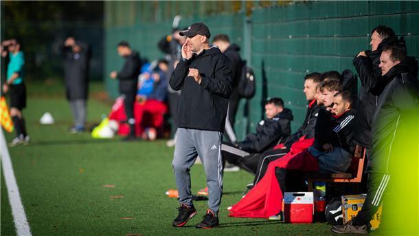 OSC-Trainer Dennis Ley (Mitte) war nicht zufrieden.
