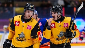 Oskari Setänen und Mattéo Perdrix haben mit den Rouen Dragons noch keinen Punkt in der Champions Hockey League holen können.