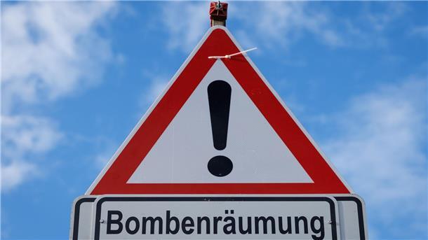 Erneut Bombenverdacht im Osnabrücker Lokviertel Osnabrück gehört zu den Städten, auf denen im Zweiten Weltkrieg viele Bomben abgeworfen wurden. Immer wieder tauchen bei Bauarbeiten neue Verdachtsfälle auf. (Archivbild)