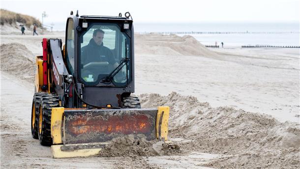 Ostern sollen die ersten Strandkörbe auf dem Strand aufgestellt werden.
