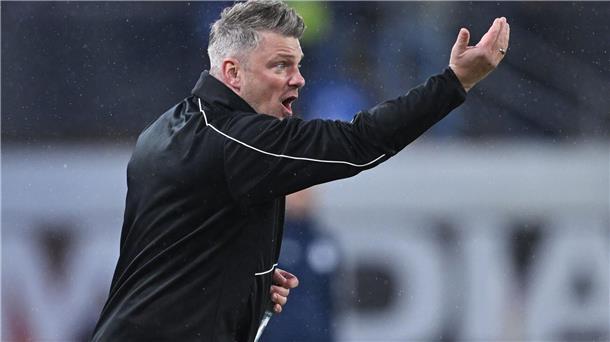 Paderborns Trainer Lukas Kwasniok verlor mit seinem Team erstmals nach fünf Spielen wieder. 