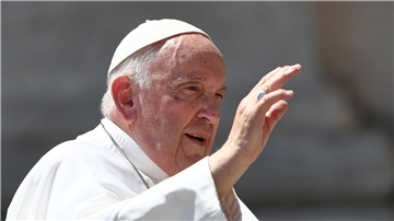 Papst Franziskus auf dem Petersplatz in Rom.