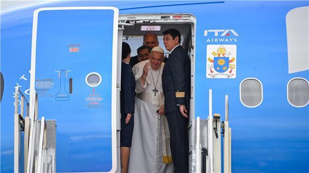 Papst wählt in Ungarn klare Worte: „Öffnen wir die Türen“ Papst Franziskus hat seine dreitägige Ungarn-Reise beendet und fliegt zurück nach Rom.