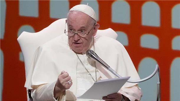 Papst mahnt vor Klimakrise: „Die Erde brennt“ Papst Franziskus überbringt seine Botschaft während der Diskussionsveranstaltung „Economy of Francesco“. Bei der Veranstaltung trifft Papst Franziskus junge Unternehmer für eine integrativere und menschlichere Wirtschaft.