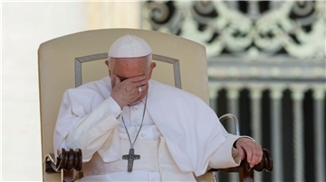 Papst Franziskus will für einen gestorbenen Obdachlosen aus Deutschland beten.