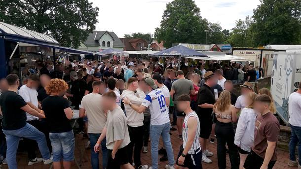 Partybesucher beim Frühtanz in Steinau