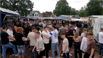 Partybesucher beim Frühtanz in Steinau