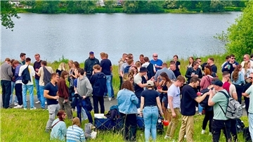 Partyfreude mit Seeblick - das macht doppelt Spaß.
