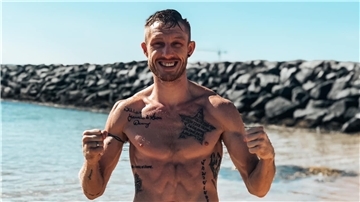 Pascal Schroth greift wieder an. Aktuell gibt der Weltmeister aus Bremerhaven Kampfsport-Seminare.