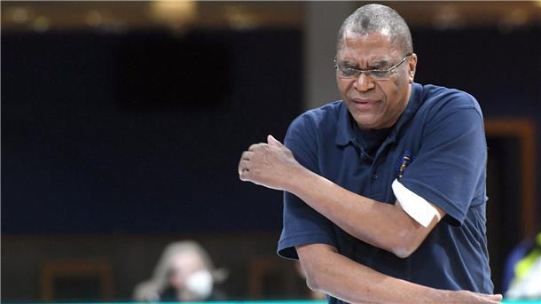 Pat Elzie hat die EPG Baskets Koblenz in die ProA geführt, jetzt muss der frühere Eisbären-Assistenztrainer seinen Hut nehmen.
