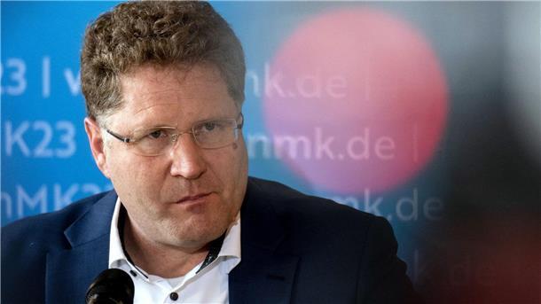 Graichen lässt Doktorarbeit wegen Vorwurfs prüfen Patrick Graichen will seine Doktorarbeit wegen eines Verdachts auf Verstöße bei Zitierregeln prüfen lassen.