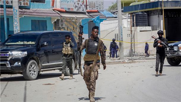23 Tote bei Kämpfen zwischen Al-Shabaab und Militär Patrouillierende Sicherheitskräfte in Mogadischu.