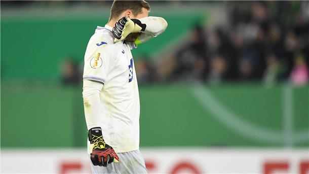 Aus nach Baumann-Patzer: Hoffenheim verliert in Wolfsburg Patzte im Pokalspiel in Wolfsburg: Hoffenheims Torwart Oliver Baumann.