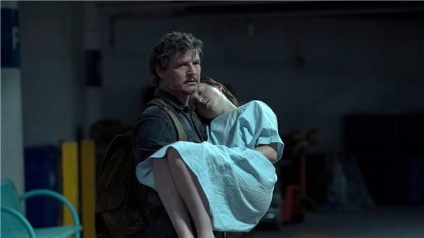 „Succession“ und „The Last of Us“ Favoriten bei den Emmys Pedro Pascal und Bella Ramsey in einer Szene aus der Serie „The Last of Us“.