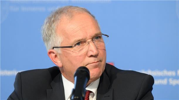 Verfassungsschutzchef: Müssen „abwehrtauglich“ werden Pejril ist seit gut zwei Jahren Chef des niedersächsischen Verfassungsschutzes. (Archivbild)