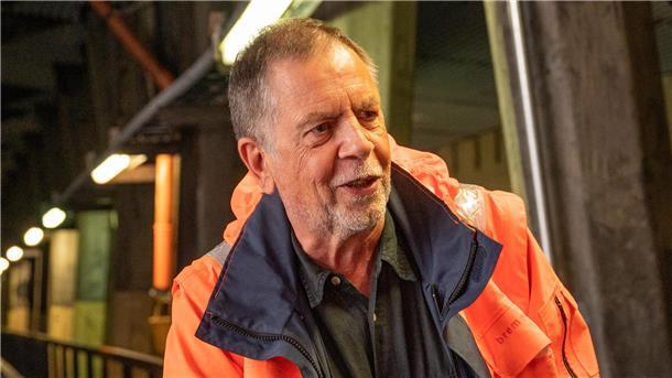 Peter Kara, Ingenieur der Hafengesellschaft Bremenports, sorgt dafür, dass die Stromkaje nicht verrostet.