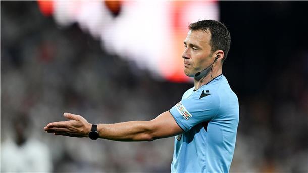 Schiedsrichter Zwayer pfeift bei Club-WM Pfeift bei der Club-WM: Felix Zwayer.