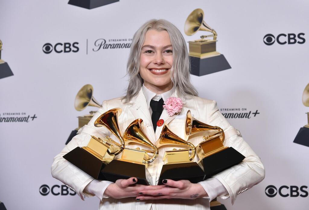 Phoebe Bridgers gewann die meisten goldenen Grammophone. Insgesamt vier Preise. Drei davon mit ihrer Band Boygenius für das Album „The Record“ und die Single „Not Strong Enough“.