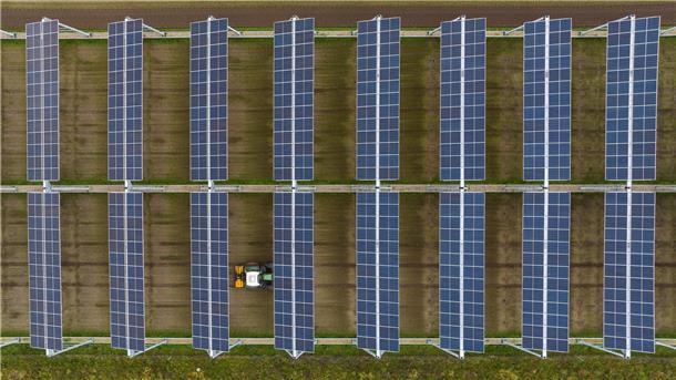 Photovoltaik als zusätzliche Einnahmequelle für Landwirte: Eines der beiden neuen Forschungsprojekte beschäftigt sich mit der Frage, wie sich Moorflächen schonender, aber immer noch rentabel nutzen lassen.