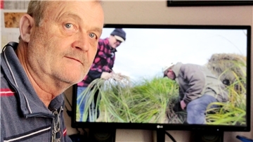 Pinguinforscher Dr. Klemens Pütz in seinem Büro: Das Eiland Hummock soll wieder ein Naturparadies werden.