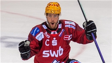 Pinguins-Kapitän Jan Urbas führt die Wertung der Topscorer der Deutschen Eishockey-Liga an und steht zur Wahl als Stürmer des Jahres. Zudem gibt es weitere Nominierte aus Bremerhaven.