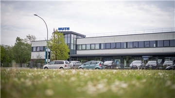 Planungen zum Werftquartier könnten Unternehmen verdrängen. Im Bild: Badaustellung Elements/Huth