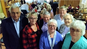 Platt schnackten in der Moorseer Mühle (von links) Reinhard Meyer, Marietta Ahlers, Erwin Jürgens, Helga Theilen-Sandstede, Petra Schomaker, Gundula Niedzella und Amanda Kummerhoff.