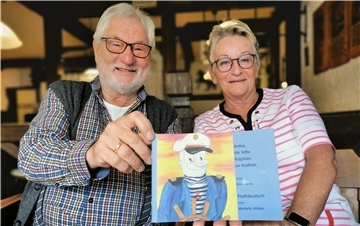 Plattdeutsch-Expertin Marieta Ahlers hat eines von Uwe Lenz' Kinderbüchern ins Niederdeutsche übersetzt. „Wir haben das ganz gut hinbekommen“, findet die Esenshammerin.