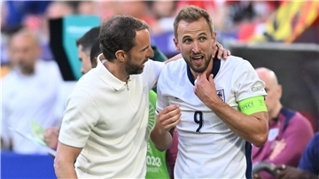 Platzten fast vor Stolz: Englands Trainer Gareth Southgate und Kapitän Harry Kane.