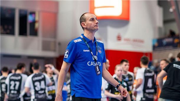 Platzverweis Nummer vier: Auch Potsdams Trainer Emir Kurtagic musste vom Feld. 