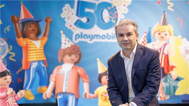 50 Jahre Playmobil - Vom Kinderzimmer zum Sammlerstück Playmobil-Vorstand Bahri Kurter hat angekündigt. „Wir stellen uns jetzt strategisch neu auf.“