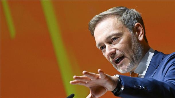 Lindners Pläne: Schuldenbremse, Bürgergeld-Reform, Soli-Aus Pocht weiterhin nach strukturellen Reformen, um die deutsche Wettbewerbsfähigkeit zu stärken: Christian Lindner.