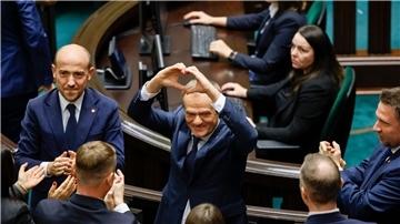 Polens Parlament hat den früheren Oppositionsführer Donald Tusk zum künftigen Regierungschef bestimmt.