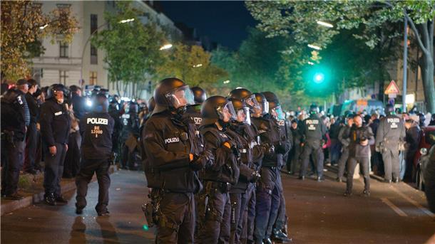 Polizeieinsatz in der Sonnenallee im Berliner Bezirk Neukölln.
