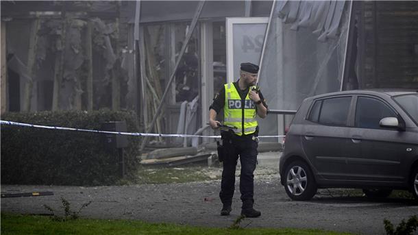 Kriminelle Gangs in Schweden: Kann das Militär helfen? Polizeieinsatz in Uppsala. In Schweden eskaliert die Bandengewalt. Die Regierung holt nun die Streitkräfte zu Hilfe.