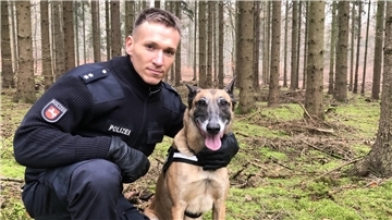 Das Foto zeigt den Polizeihund Duke. 